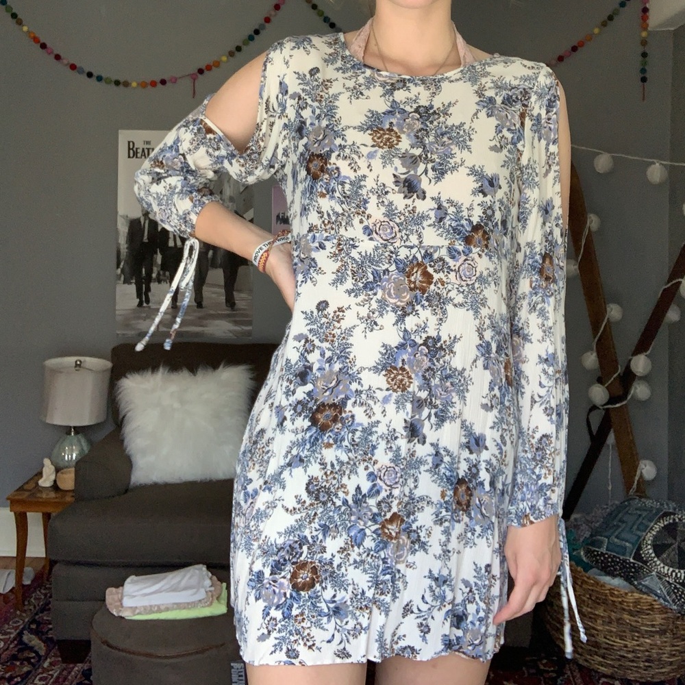American Eagle, cold shoulder dress.